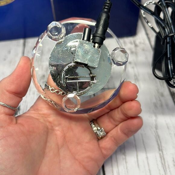 Sorelle Hand Crafted Crystal Trinket Box and LED Light Stand - Picture 9 of 10